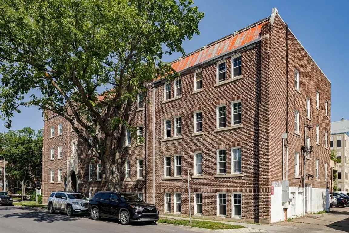 Linden Manor - Photo 3 of 30