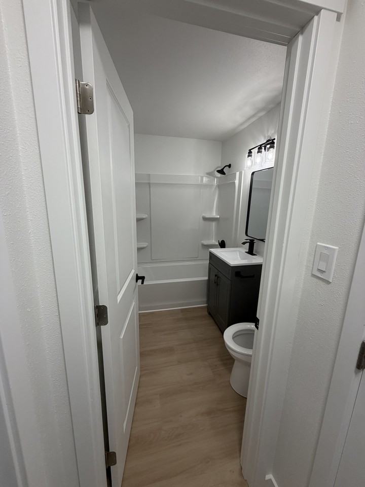 914 Gilmore St #A - Photo 3 of 5