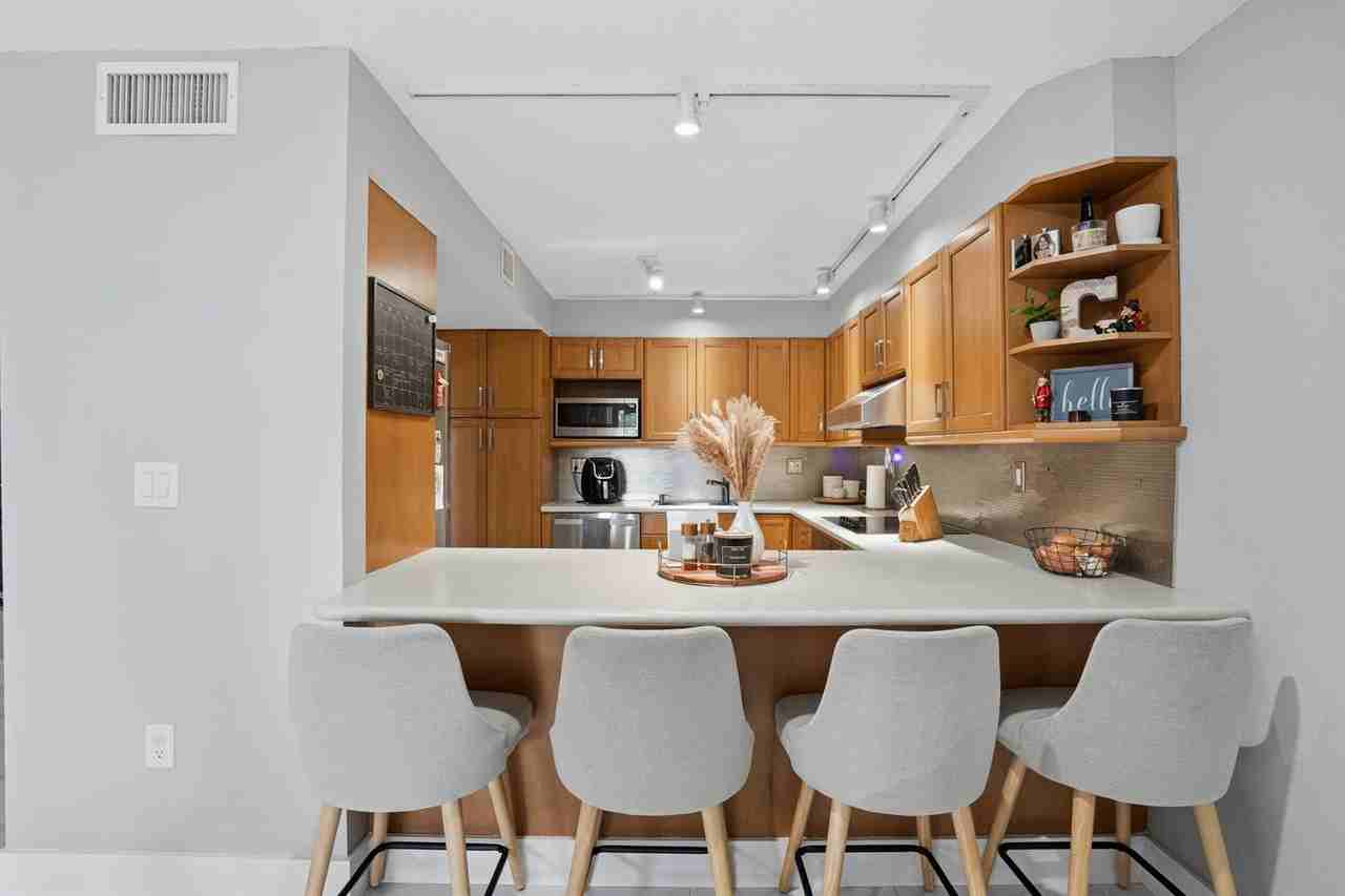 7136 Southwest 105th Court - Photo 7 of 25