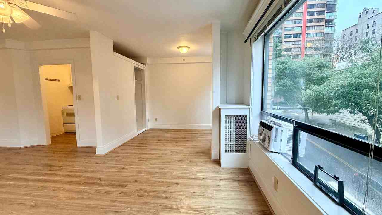 Exeter Apartments - Photo 6 of 50