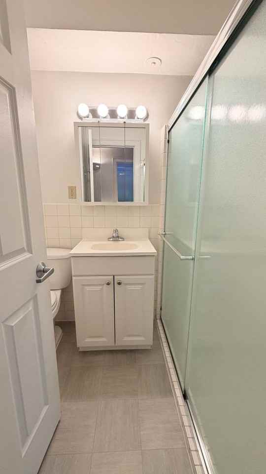 Exeter Apartments - Photo 7 of 50