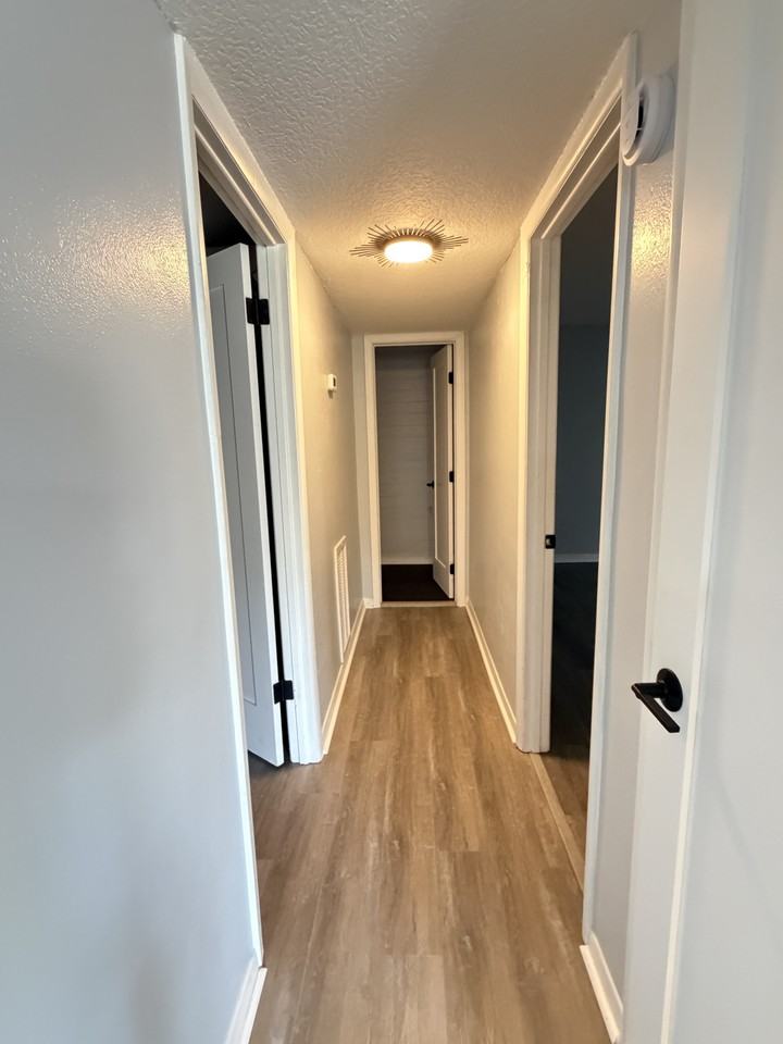 320 Lakeview Street - 1Unit 220 #1 - Photo 6 of 11