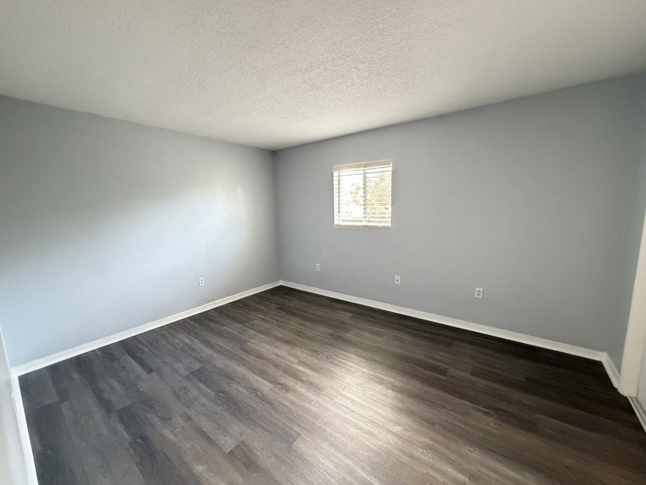 320 Lakeview Street - 1Unit 220 #1 - Photo 7 of 11