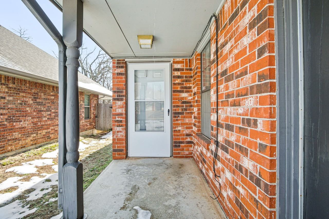 8910 Oak Valley Dr #1 - Photo 2 of 25