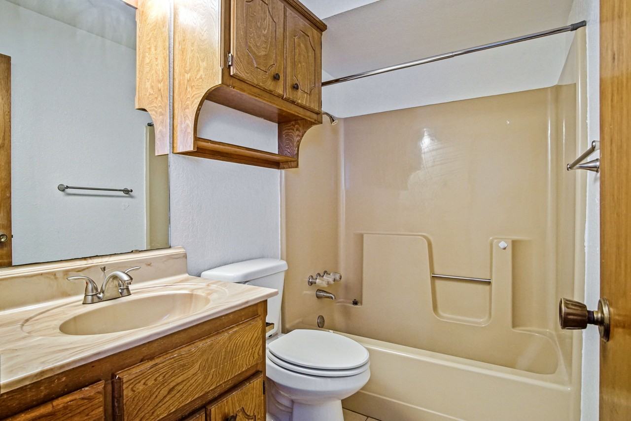 8910 Oak Valley Dr #1 - Photo 7 of 25