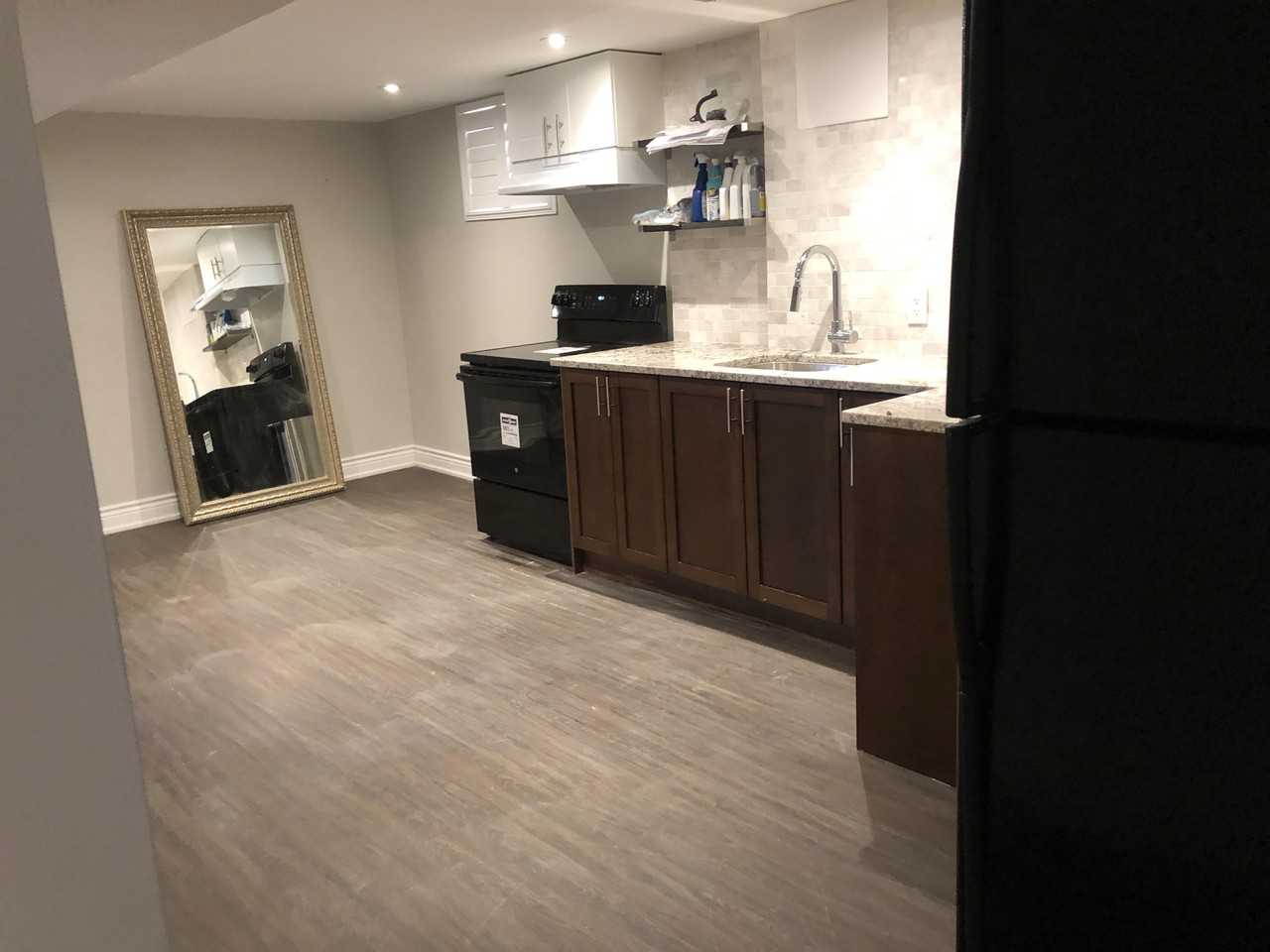 322 East 17th Street Lower Unit - Photo 3 of 10