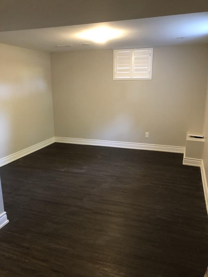 322 East 17th Street Lower Unit - Photo 5 of 10