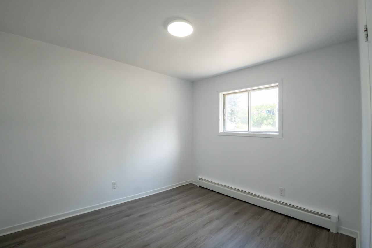 45 Boulevard Fortin - Photo 5 of 8