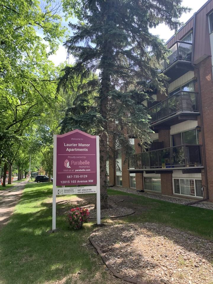 Laurier Manor - Photo 4 of 11