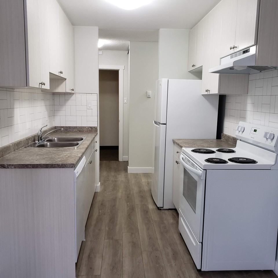 Laurier Manor - Photo 6 of 11