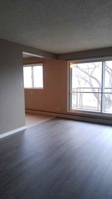 Laurier Manor - Photo 7 of 11