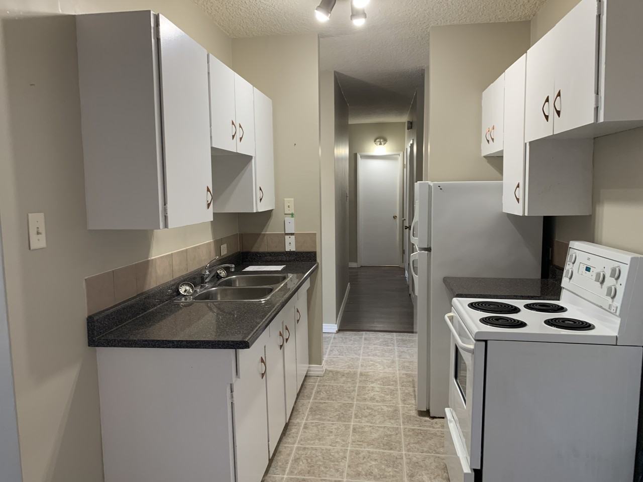 Pleasantview Apartments - Photo 4 of 9