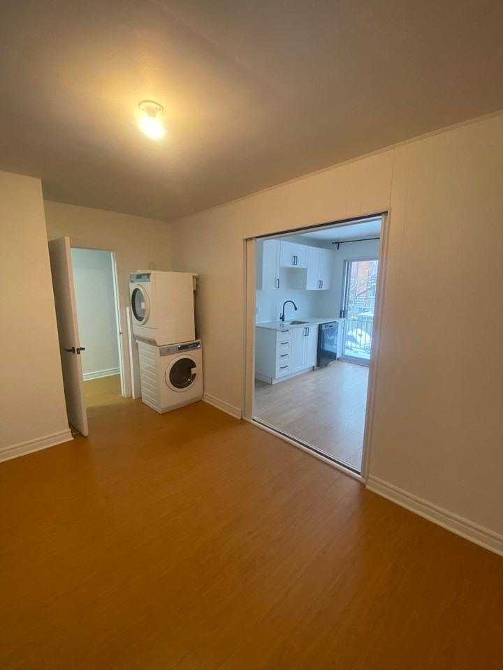 8191 Bloomfield - Photo 3 of 20