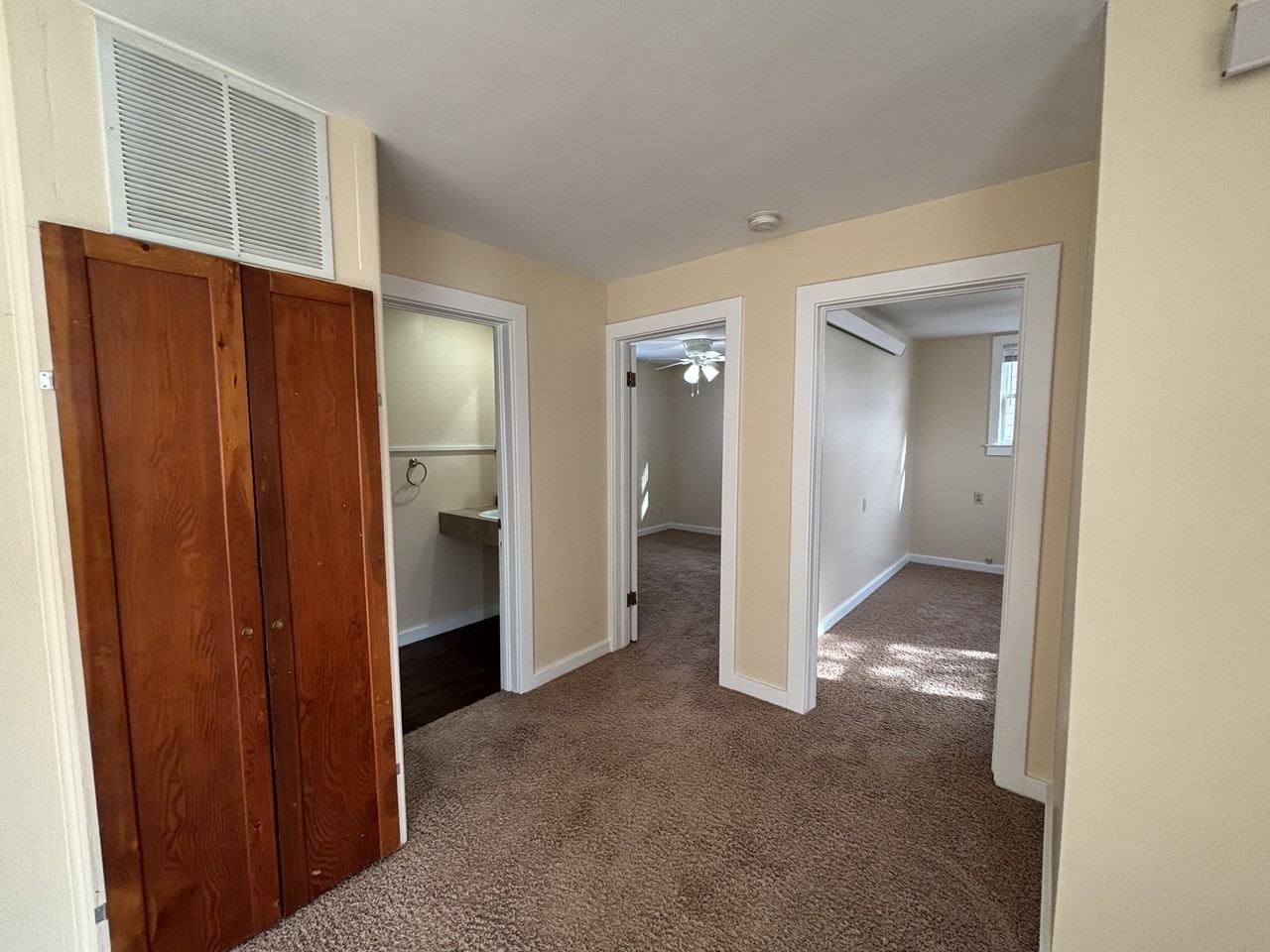 908 Jefferson St #1 - Photo 3 of 9