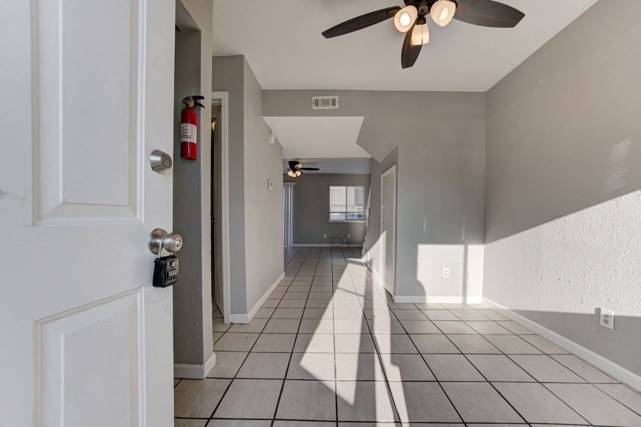 1622 Claudia Dr #1 - Photo 3 of 27