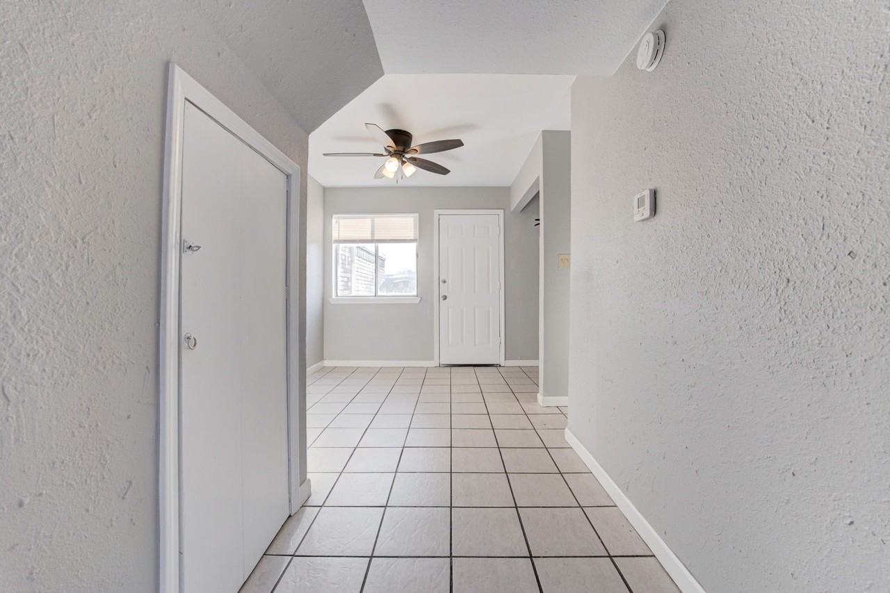 1622 Claudia Dr #1 - Photo 4 of 27