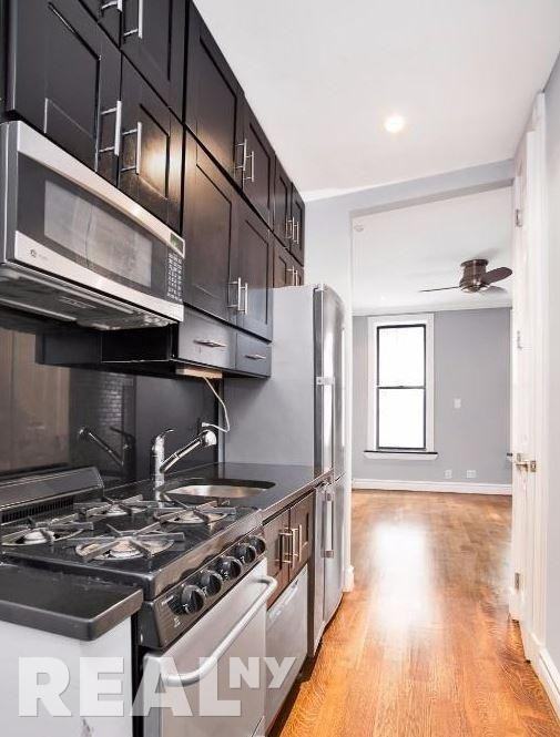 Leroy St #5C - Photo 3 of 4