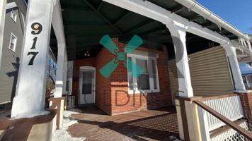 featured image of 917 Pembroke Ave #1