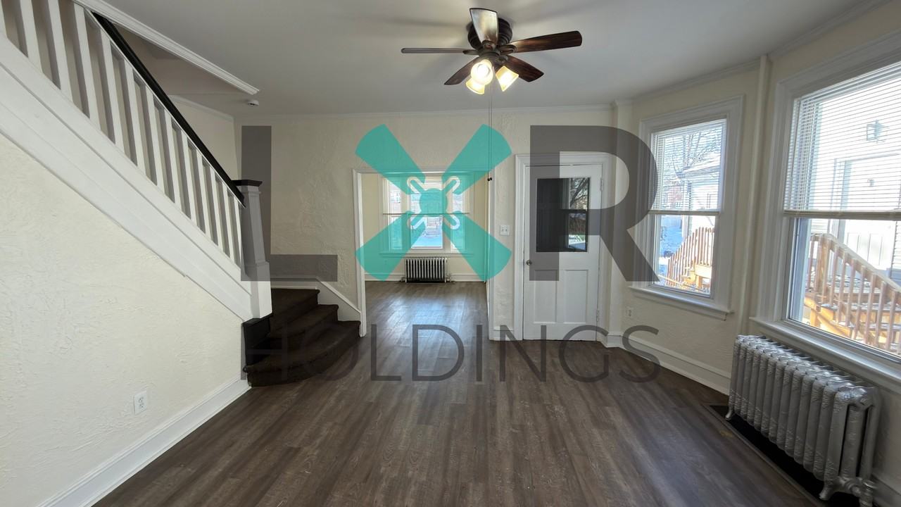 917 Pembroke Ave #1 - Photo 3 of 28