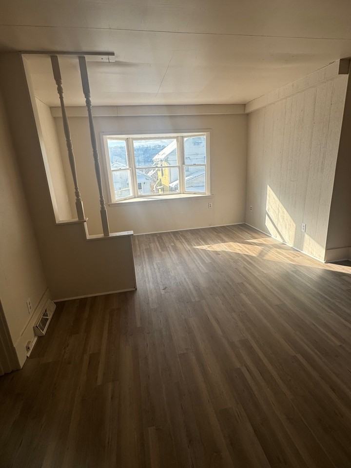 1512 Woodmont Ave #1 - Photo 2 of 16