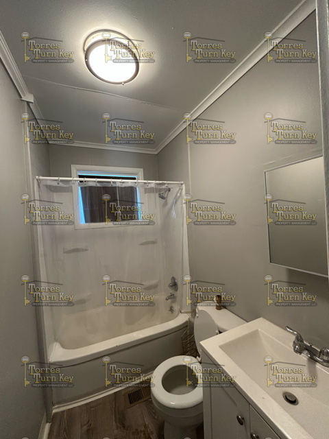 410 Genesee St #DN - Photo 4 of 8