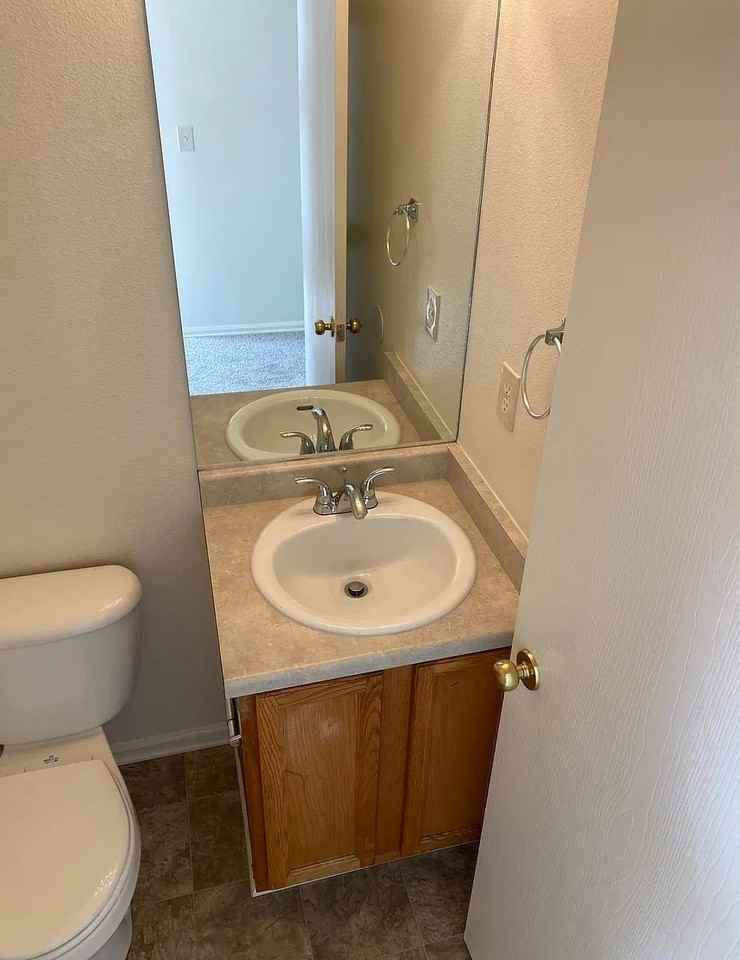 134 S Elkhart St - Photo 5 of 10