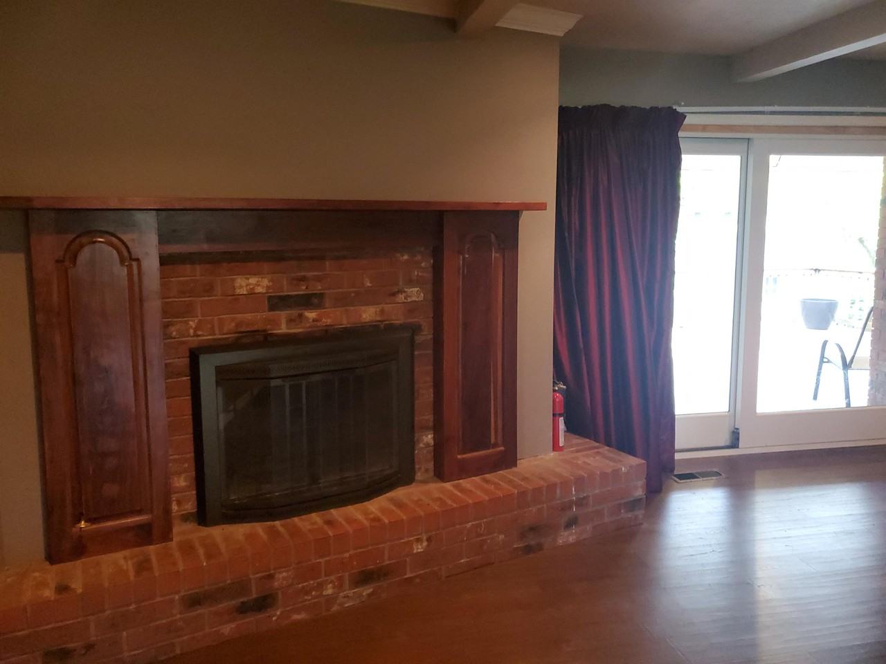 912 E 10th St #1 - Photo 4 of 20