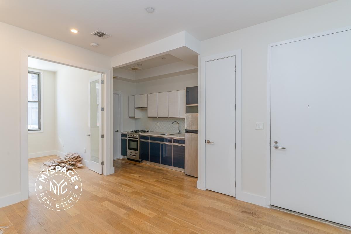 751 Dekalb Ave #1F - Photo 2 of 13