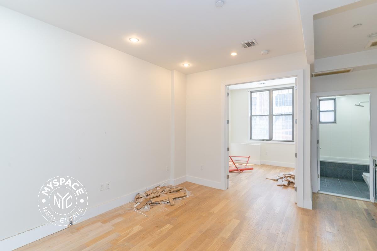 751 Dekalb Ave #1F - Photo 3 of 13