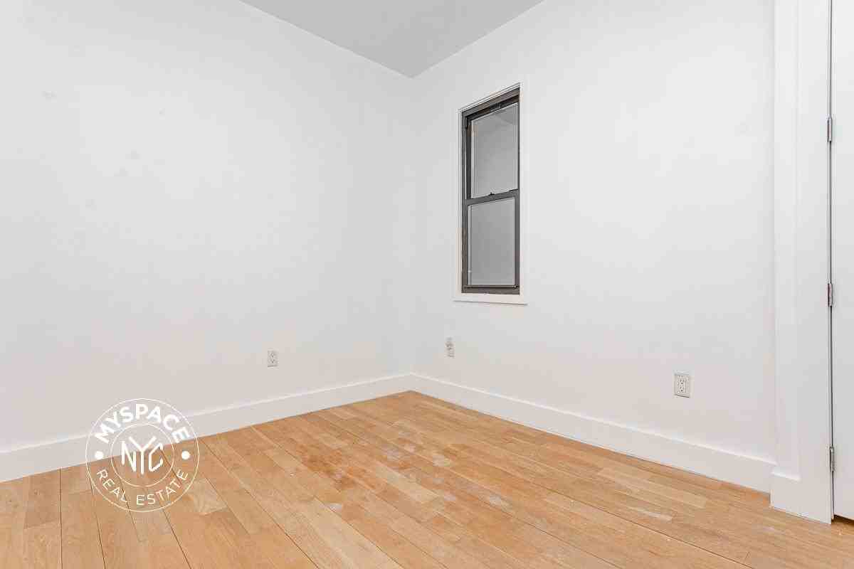 751 Dekalb Ave #1F - Photo 5 of 13