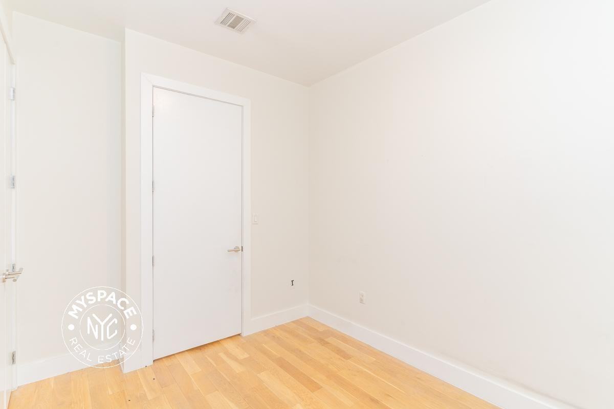 751 Dekalb Ave #1F - Photo 7 of 13