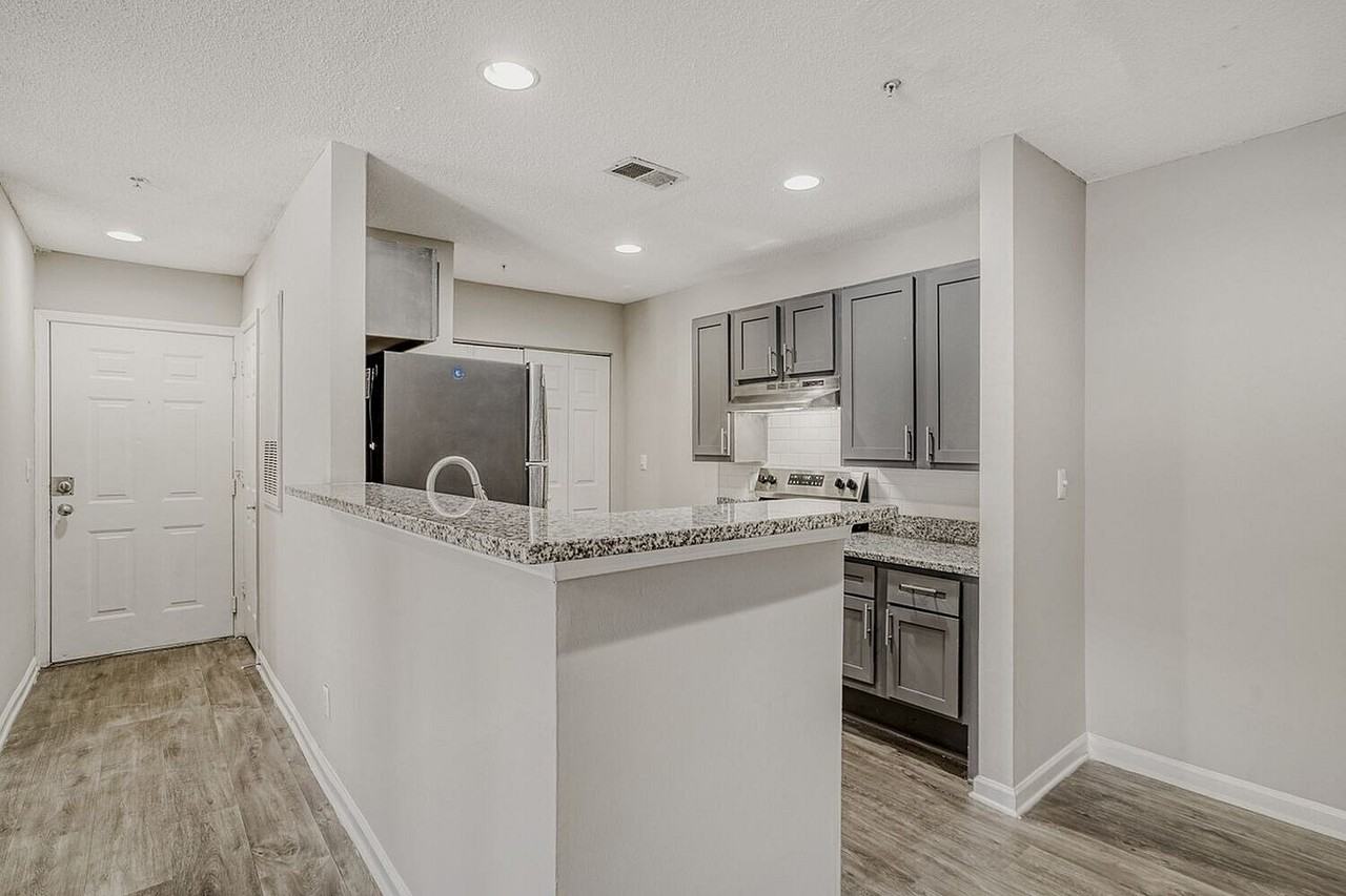 Rise Avalon - Photo 4 of 50