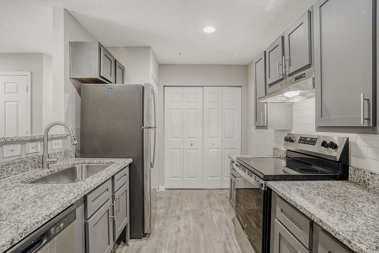 Rise Avalon - Photo 6 of 50