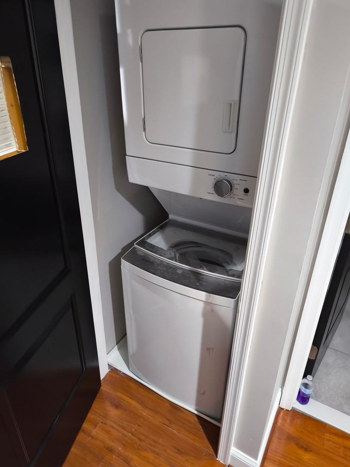 1932 Bank Street - 3A Available $800 W/Bath - Photo 7 of 16