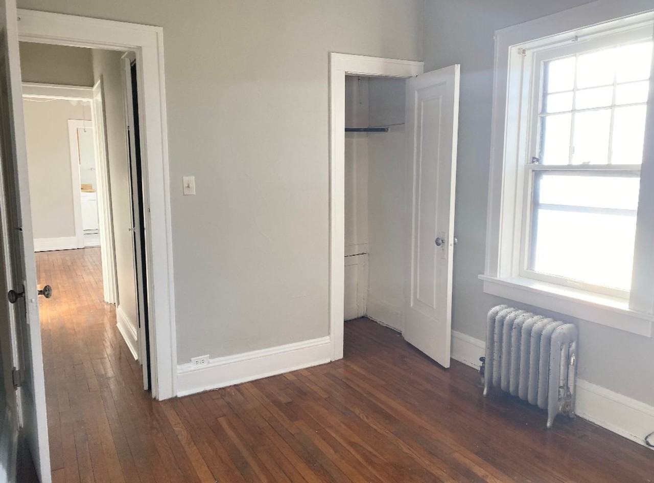 2814 Hampshire - Photo 4 of 38