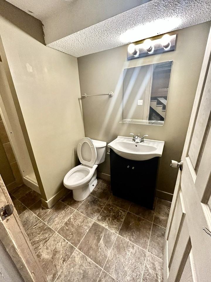 105 Street Basement 11318 105 Street - Photo 5 of 6