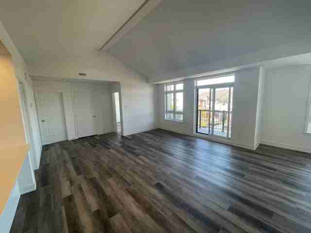 390 Rolling Meadow Cres - Photo 6 of 10