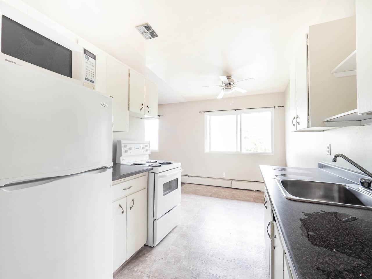 Creston House - Photo 4 of 8