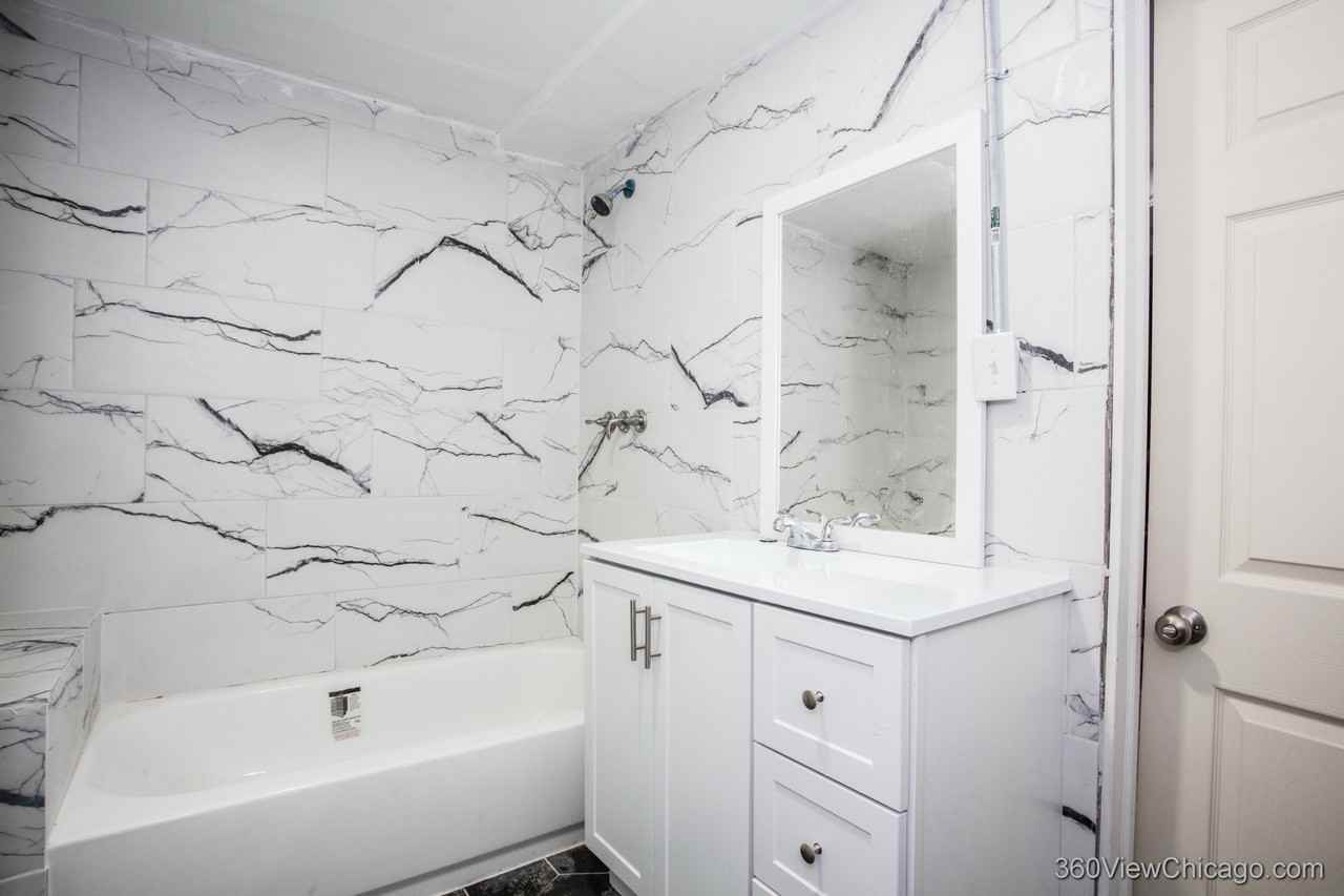 4356 S Lake Park Ave Apt 3n #3N - Photo 4 of 33