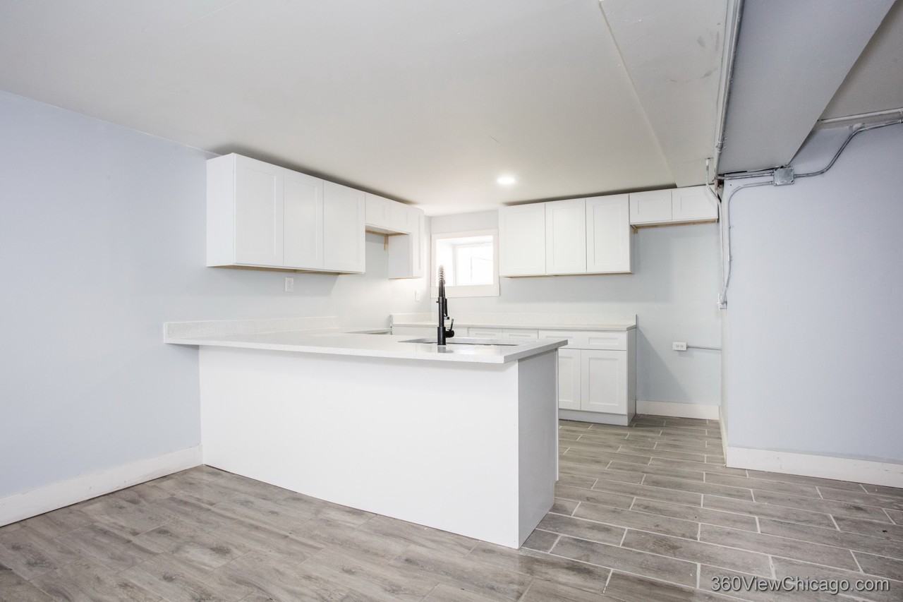 4356 S Lake Park Ave Apt 3n #3N - Photo 6 of 33