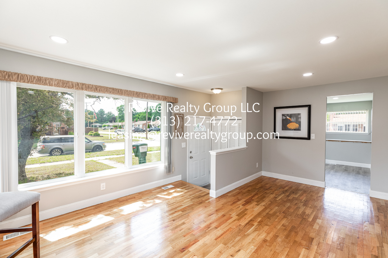 1131 Rahn St #1 - Photo 2 of 22