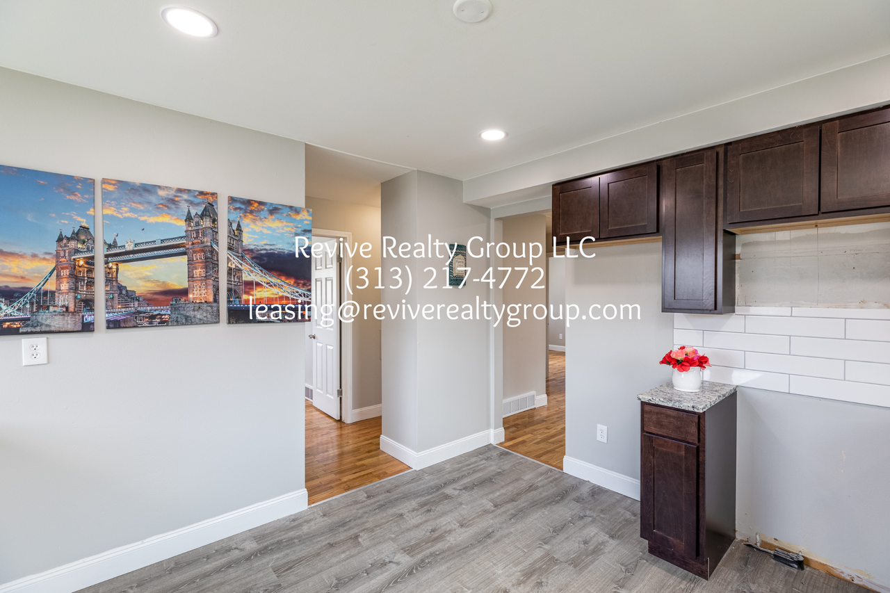 1131 Rahn St #1 - Photo 7 of 22