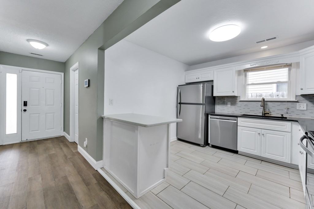 1400 Riverside Dr #1 - Photo 6 of 36