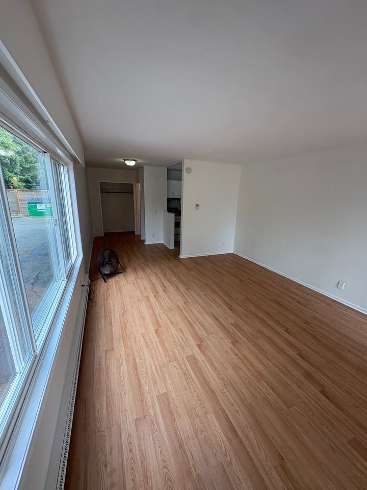 1006 Tolmie Ave #12 - Photo 2 of 8