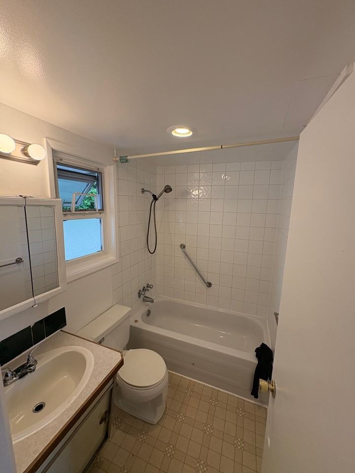 1006 Tolmie Ave #12 - Photo 3 of 8