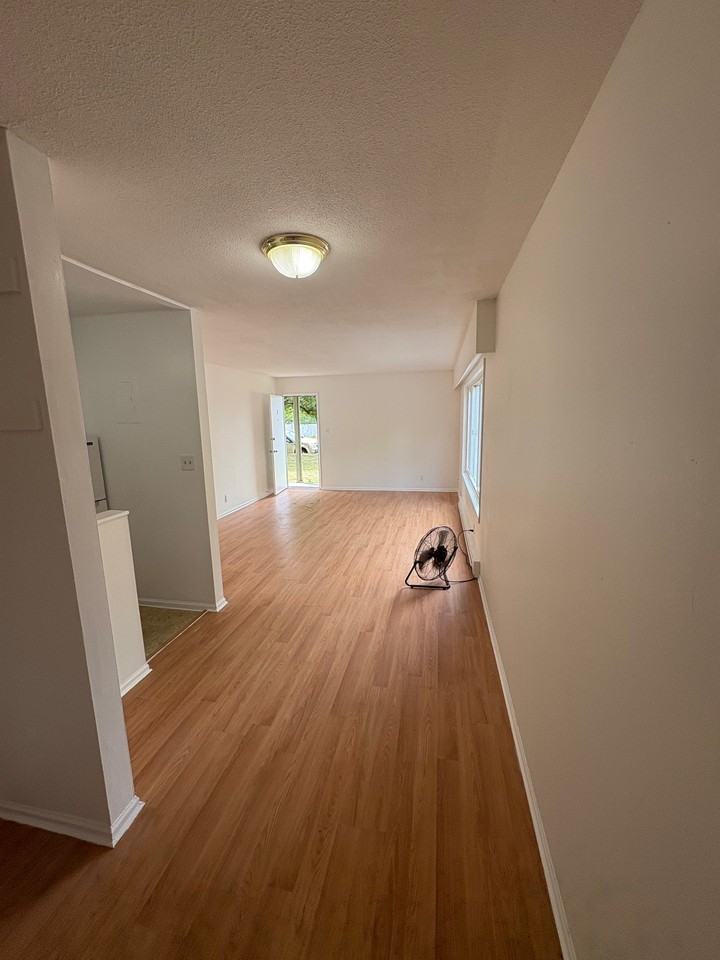 1006 Tolmie Ave #12 - Photo 5 of 8