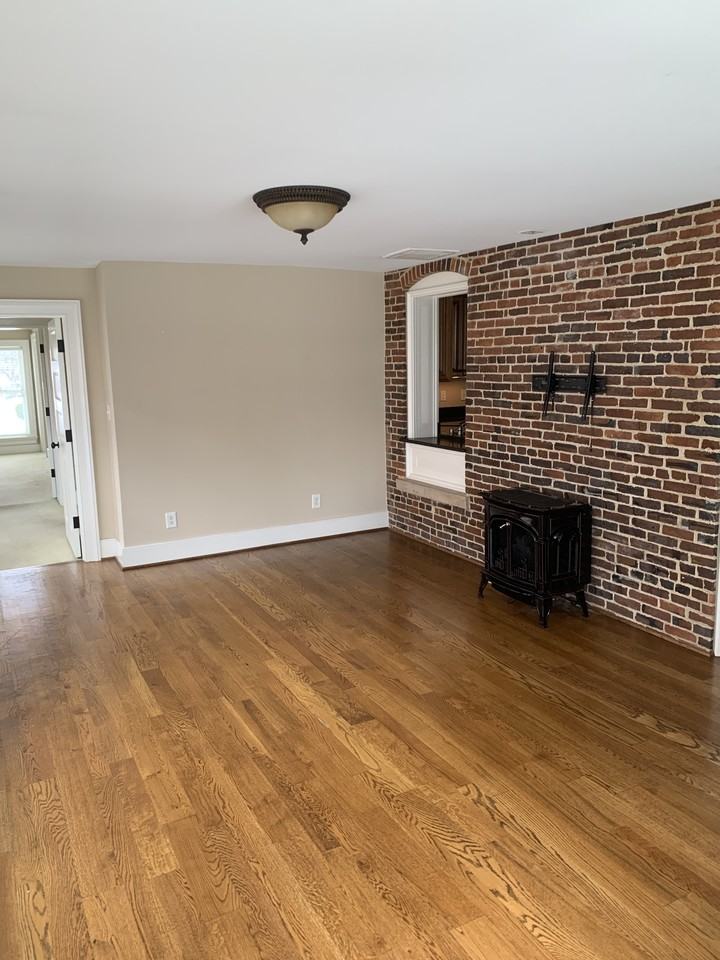 245 S Limestone - Photo 5 of 10