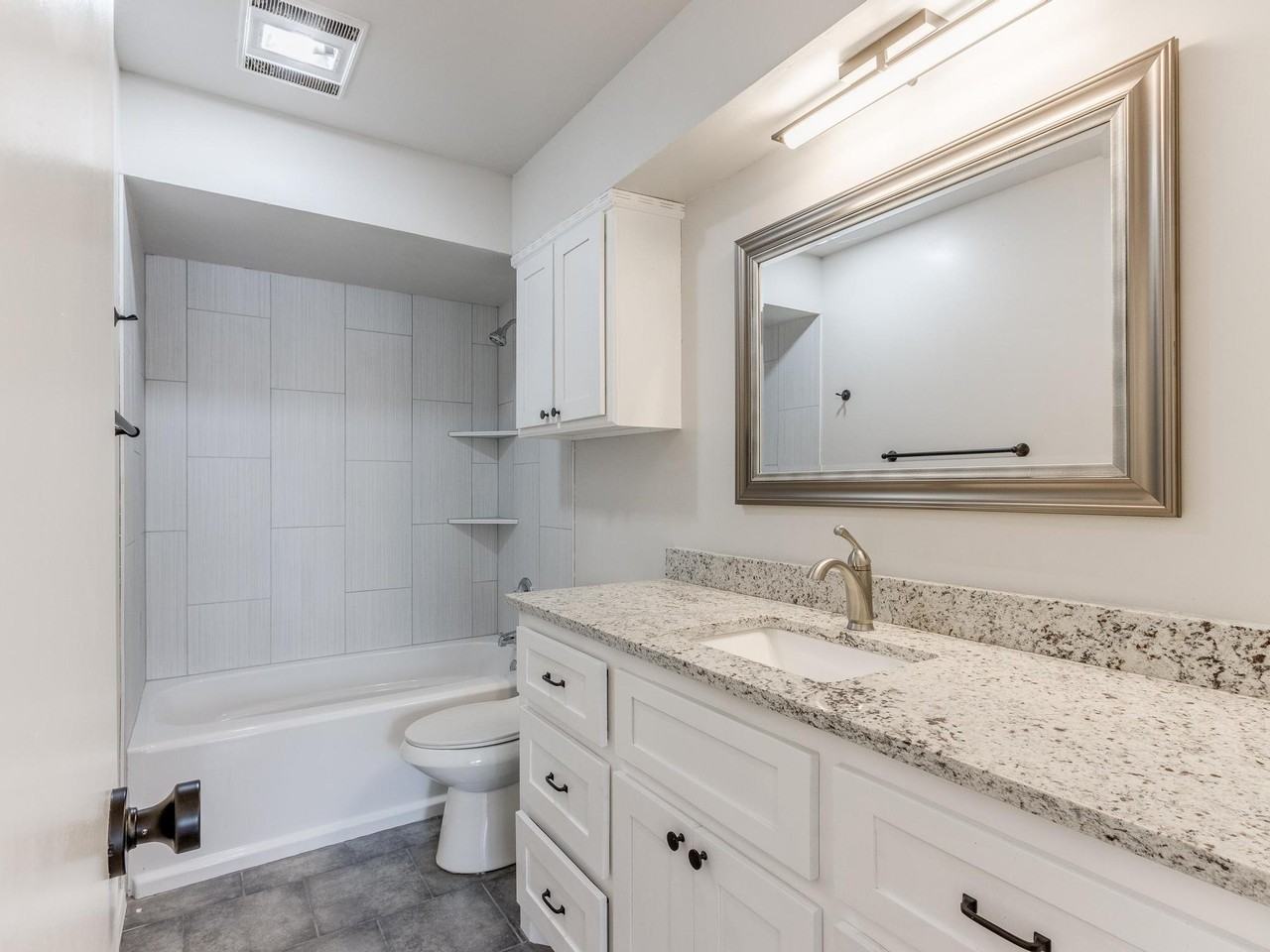 5933 N Redmond Ave #1 - Photo 4 of 10