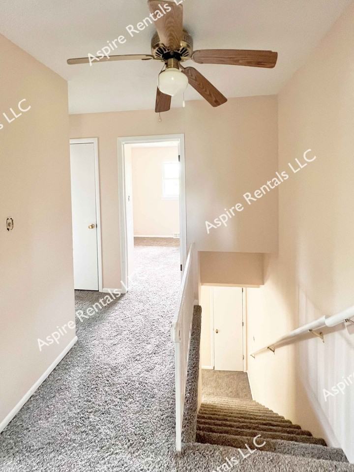 2905 N Willowbrook Rd #B - Photo 7 of 9