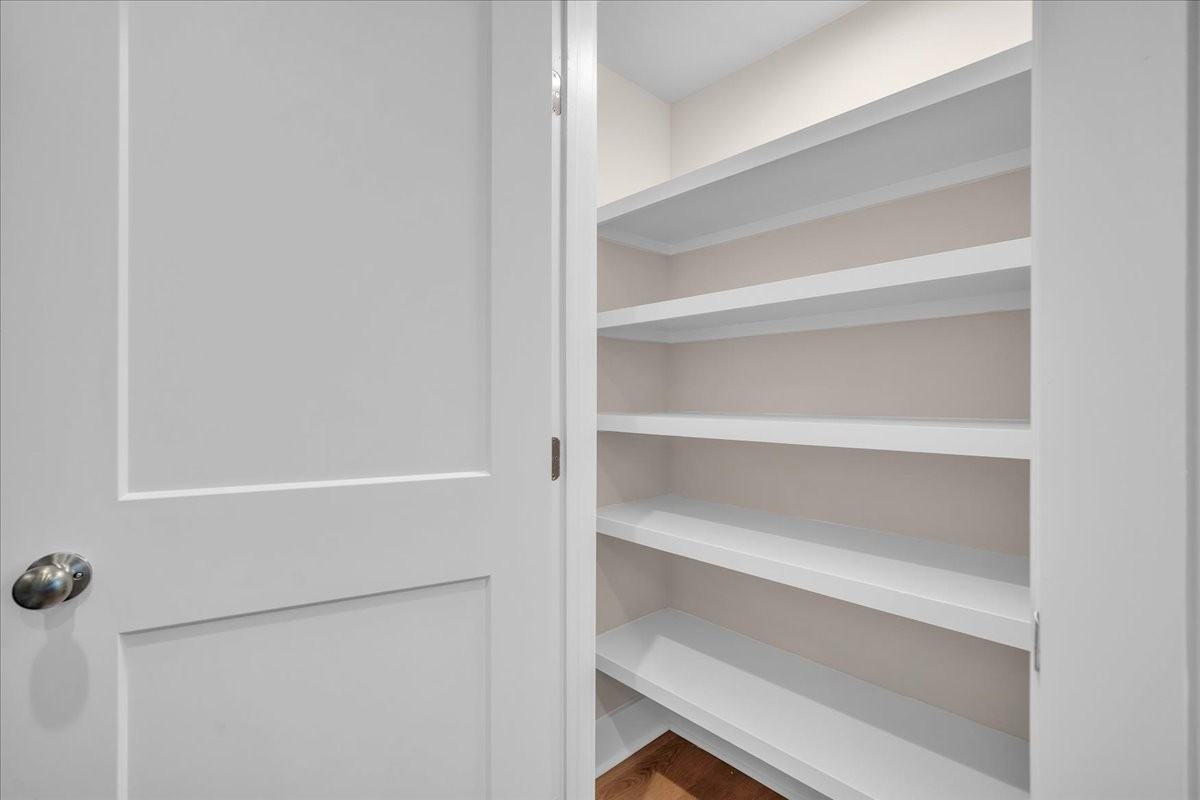 195 Romney St #1 - Photo 5 of 25